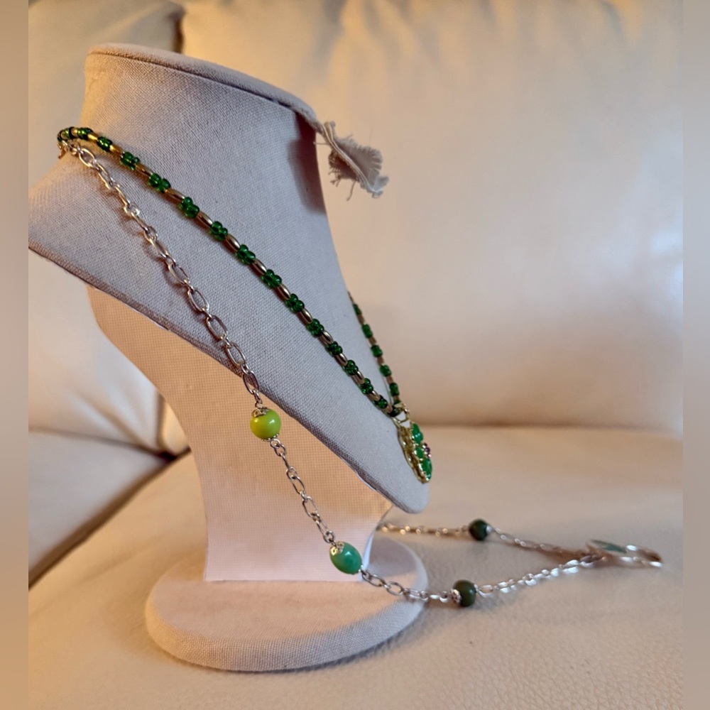 2 piece Green & Silver w/loop for eyeglasses & gold green spin flower Necklaces - Picture 3 of 8